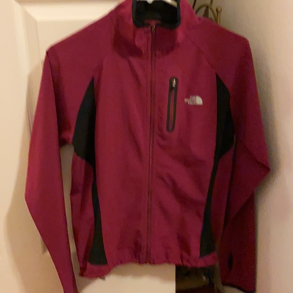 The North Face Jackets & Blazers - The North Face shell light windbreaker